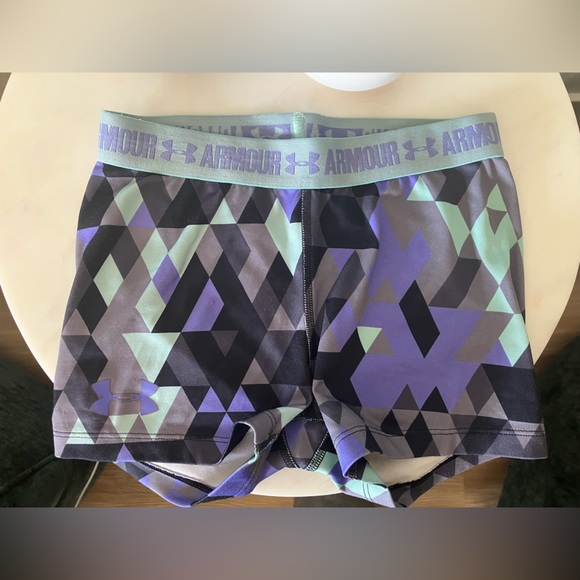 Under Armour girls practice shorts. - Picture 1 of 2